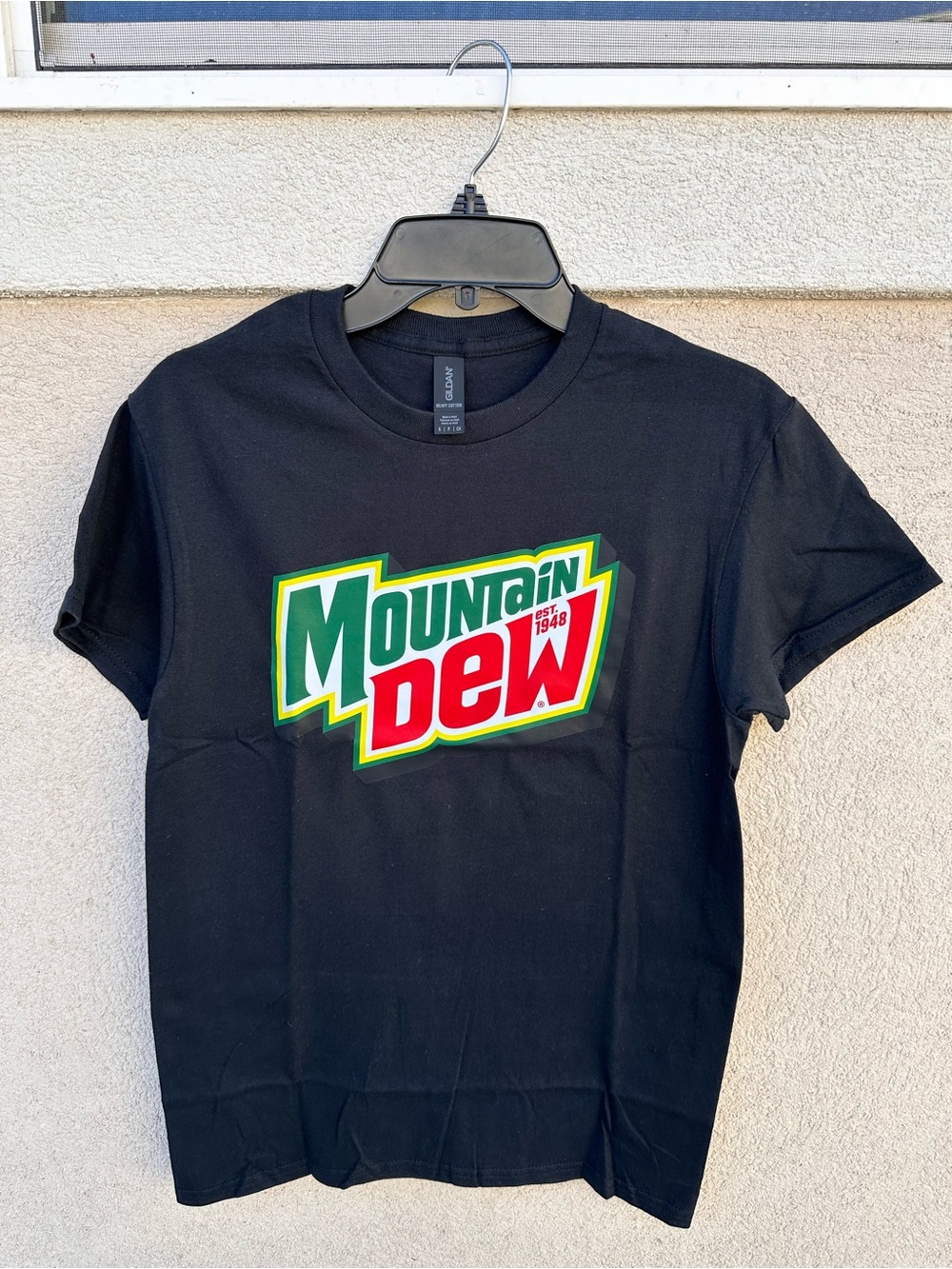 Gildan Mountain Dew Logo Black Short Sleeve Tee T-shirt NWOT
